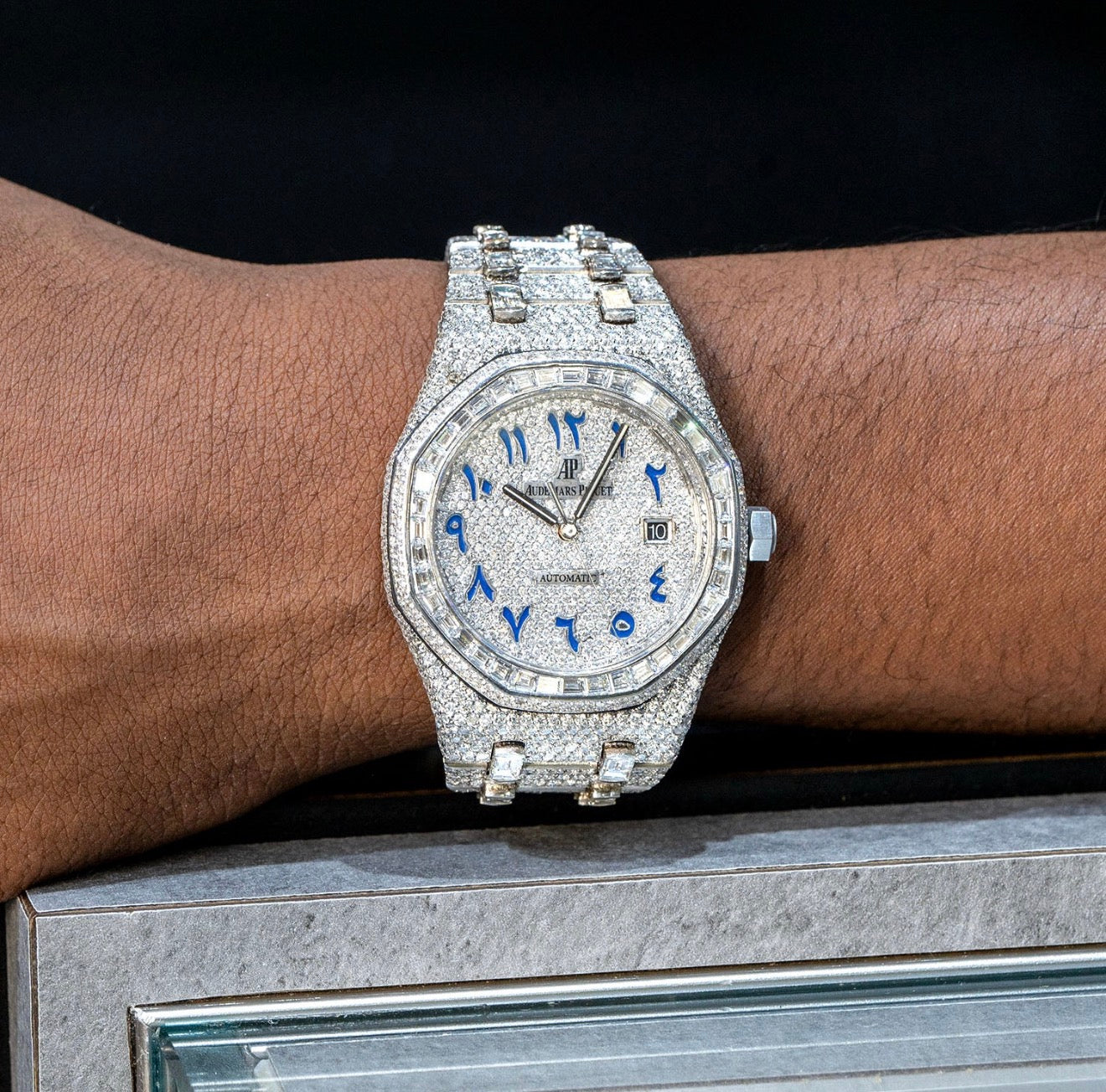 Audemars Piguet Royal Oak | Entièrement Diamanté | 41 MM | 25 Carats | Diamants Taille Ronde et Baguette