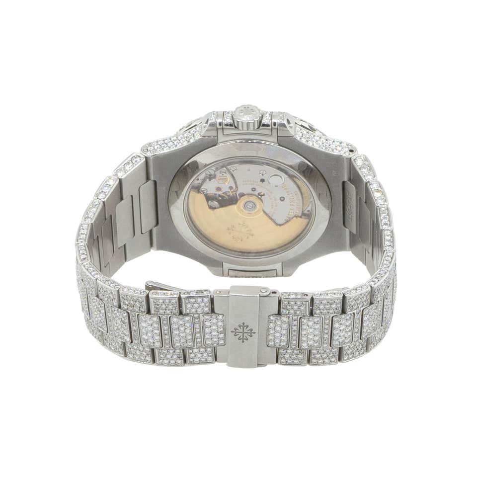 Montre Patek Philippe Nautilus en acier inoxydable avec cadran à phase de lune entièrement serti de diamants