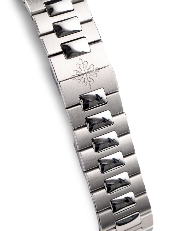 Patek Philippe
montre Nautilus 5990/1A-011 Travel Time Flyback Chronograph 40 mm (2023)